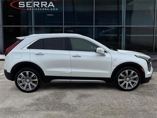 2022 Cadillac XT4 Premium Luxury