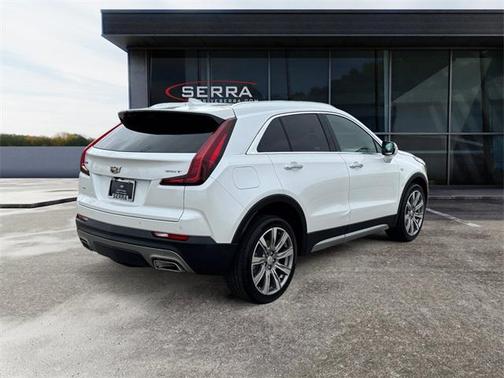 2022 Cadillac XT4 Premium Luxury