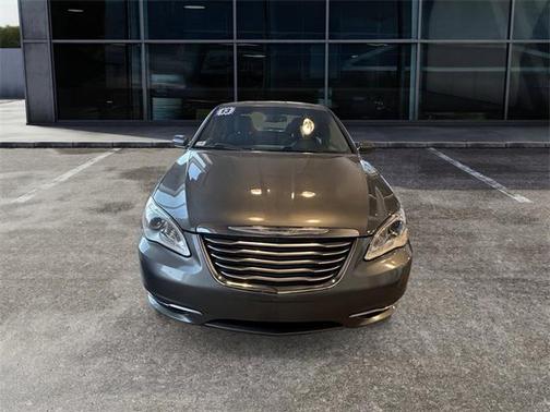 2013 Chrysler 200 Touring