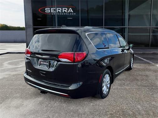 2018 Chrysler Pacifica Touring-L Plus