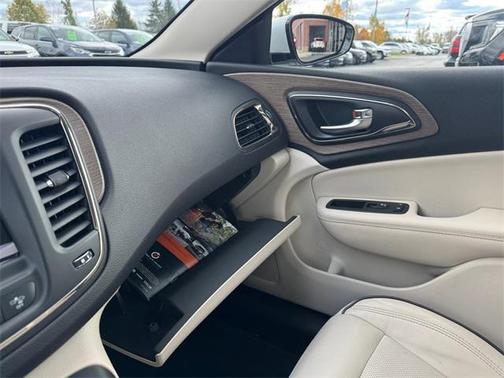 2015 Chrysler 200 C