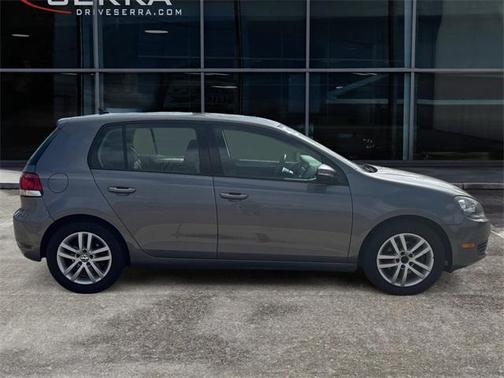2010 Volkswagen Golf 4-Door