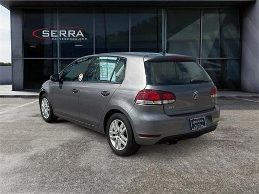 2010 Volkswagen Golf 4-Door