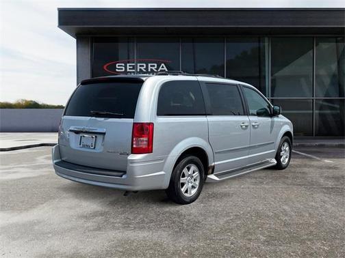 2010 Chrysler Town & Country Touring