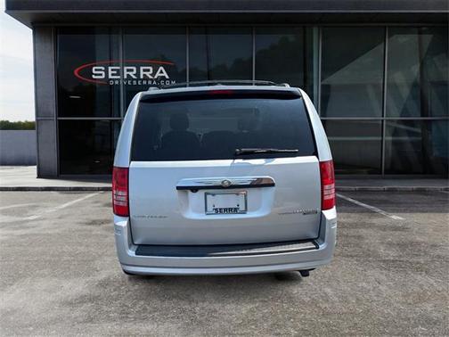 2010 Chrysler Town & Country Touring