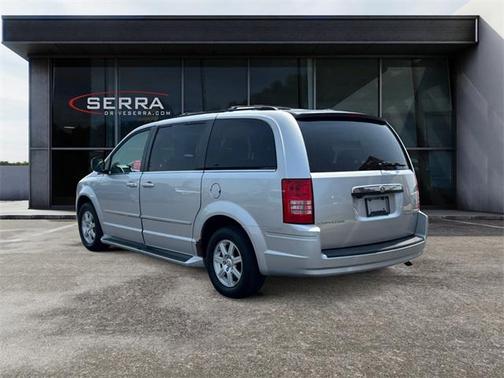 2010 Chrysler Town & Country Touring