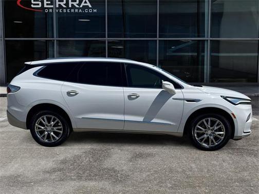 2022 Buick Enclave AWD Essence