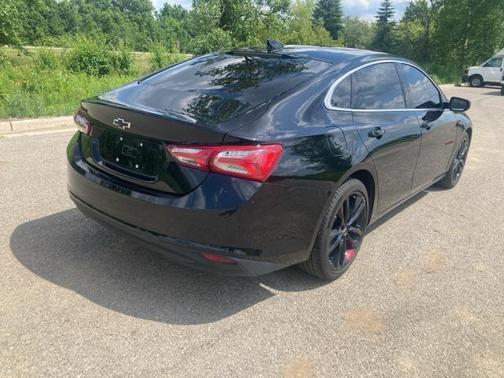 2022 Chevrolet Malibu FWD LT