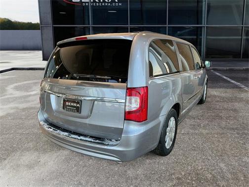 2015 Chrysler Town & Country Touring
