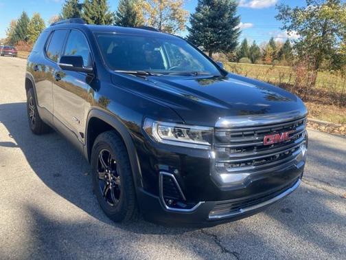 2023 GMC Acadia AWD AT4