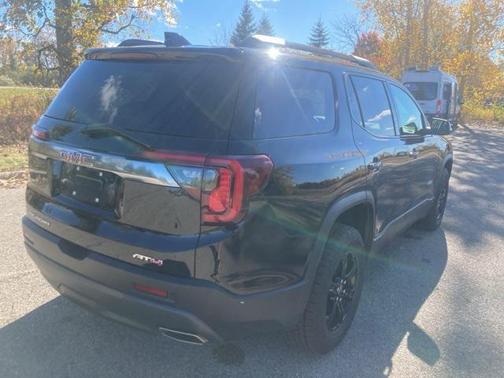 2023 GMC Acadia AWD AT4