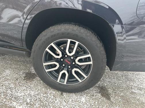 2023 GMC Yukon 4WD AT4