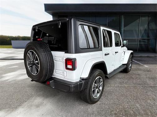 2023 Jeep Wrangler 4-Door Sahara