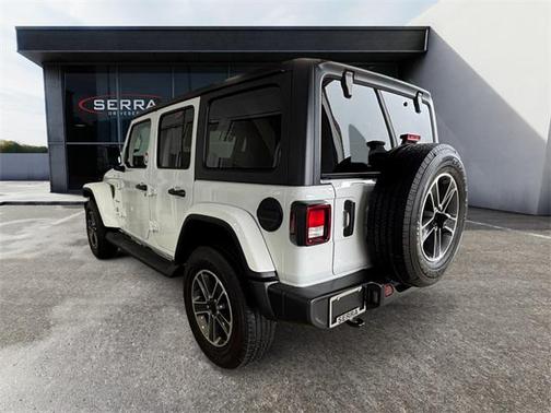 2023 Jeep Wrangler 4-Door Sahara