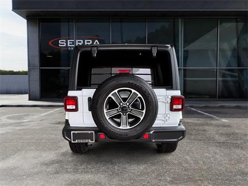 2023 Jeep Wrangler 4-Door Sahara