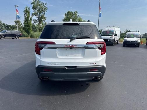 2023 GMC Acadia AWD AT4