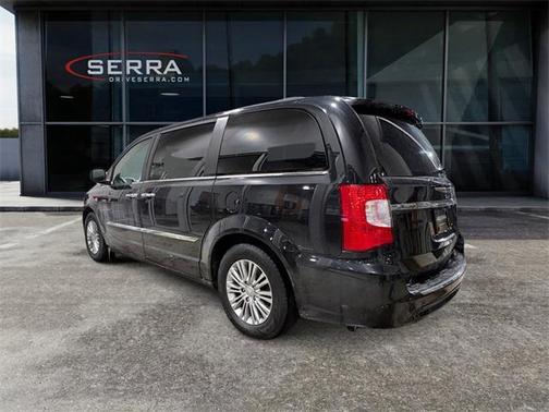 2015 Chrysler Town & Country Touring-L