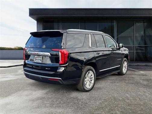 2024 GMC Yukon SLT