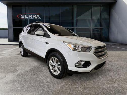 Oxford White 2018 Ford Escape SE