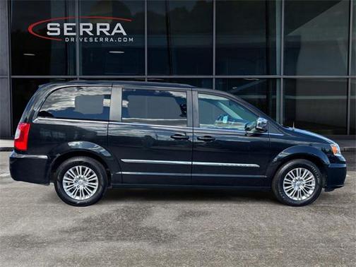 2015 Chrysler Town & Country Touring-L