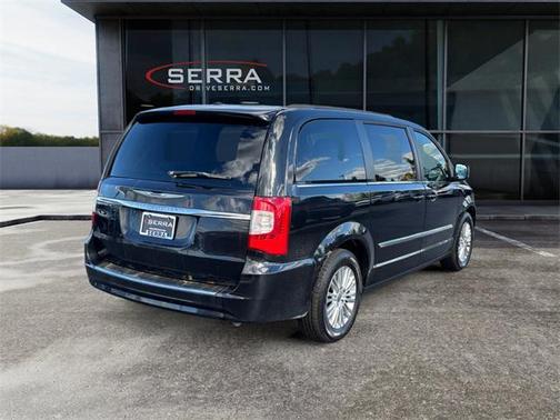 2015 Chrysler Town & Country Touring-L