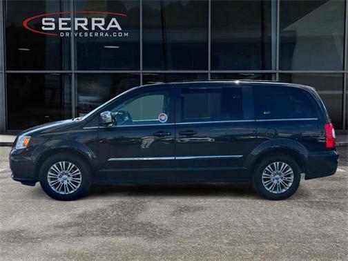 2015 Chrysler Town & Country Touring-L