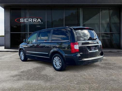 2015 Chrysler Town & Country Touring-L