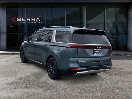 2023 Kia Carnival SX