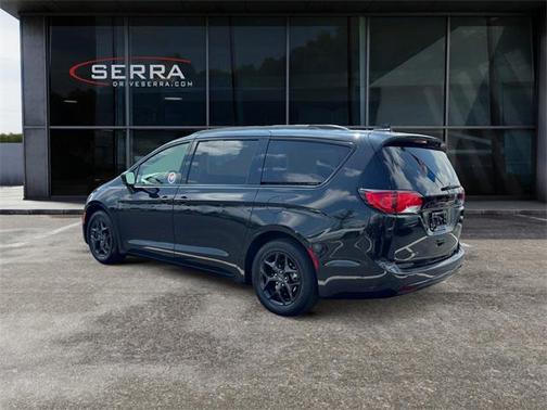 2018 Chrysler Pacifica Touring-L Plus