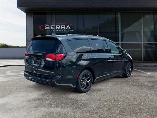 2018 Chrysler Pacifica Touring-L Plus
