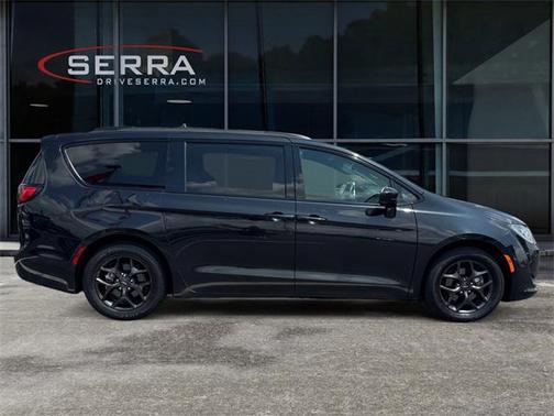 2018 Chrysler Pacifica Touring-L Plus