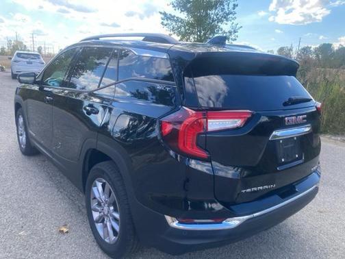 2022 GMC Terrain SLT