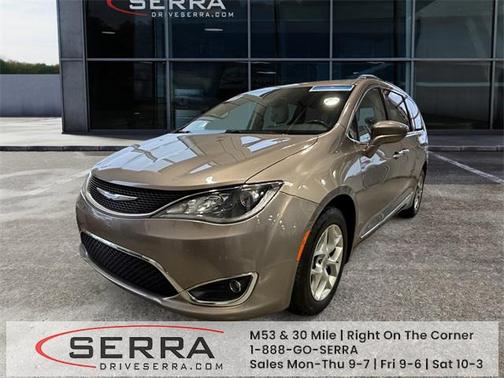 2017 Chrysler Pacifica Touring-L