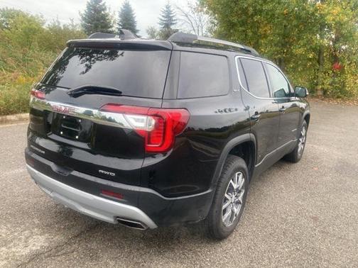 2023 GMC Acadia AWD SLT