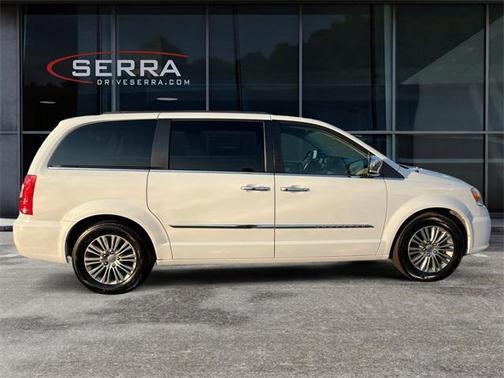 2014 Chrysler Town & Country Touring-L
