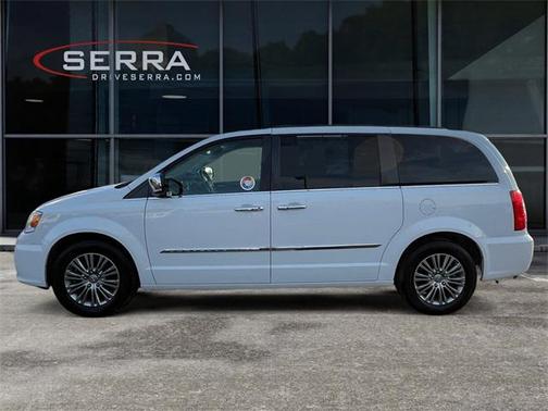 2014 Chrysler Town & Country Touring-L