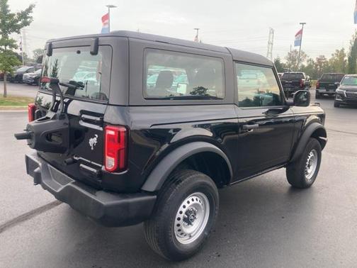 2022 Ford Bronco Base