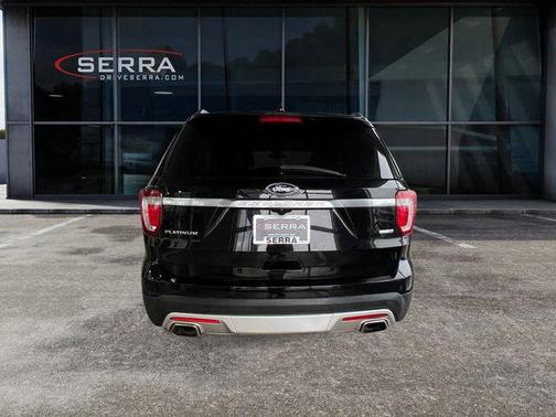 White Platinum Metallic Tri-Coat 2017 Ford Explorer Platinum