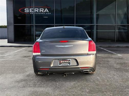 2017 Chrysler 300 Limited