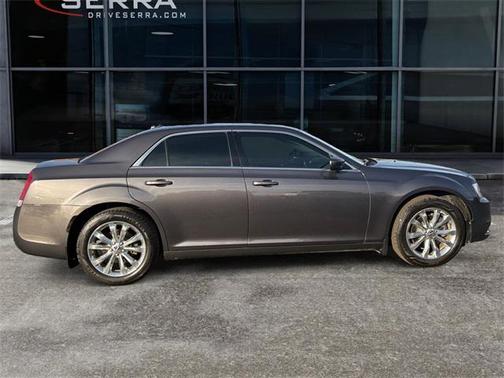 2017 Chrysler 300 Limited