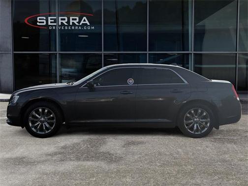 2017 Chrysler 300 Limited