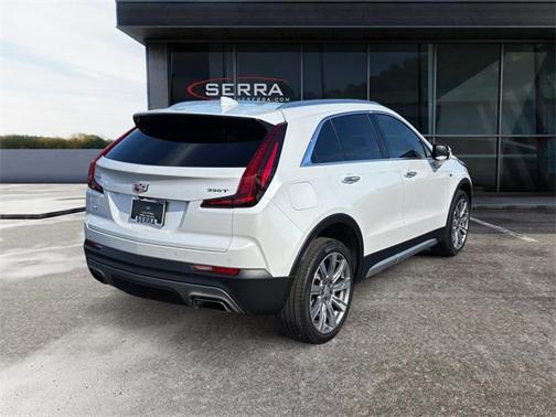 2022 Cadillac XT4 Premium Luxury