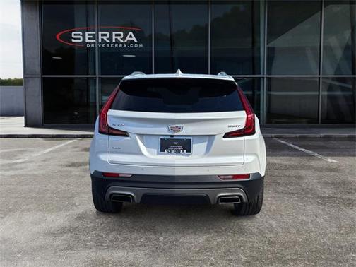 2022 Cadillac XT4 Premium Luxury