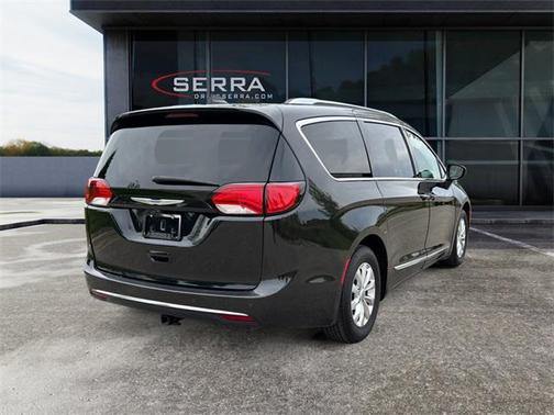 2018 Chrysler Pacifica Touring-L Plus