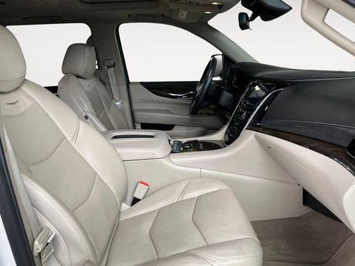 Crystal White Tricoat 2018 Cadillac Escalade Luxury