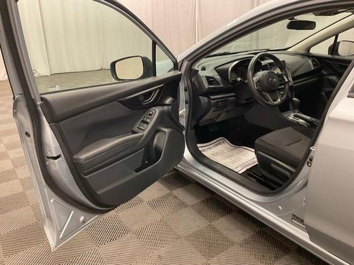 Ice Silver Metallic 2019 Subaru Impreza 2.0i Premium