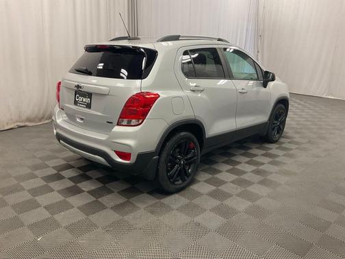Silver Ice Metallic 2019 Chevrolet Trax LT