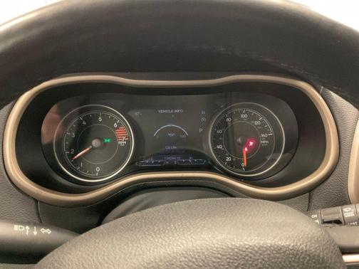 Bright White Clearcoat 2018 Jeep Cherokee Limited
