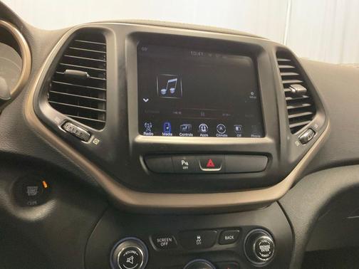 Bright White Clearcoat 2018 Jeep Cherokee Limited
