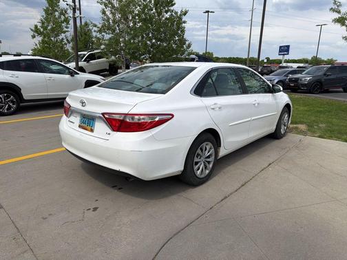 Super White 2017 Toyota Camry LE